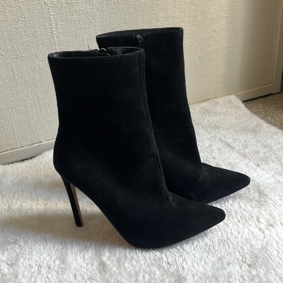 Steve Madden Booties - Picture 2 of 2